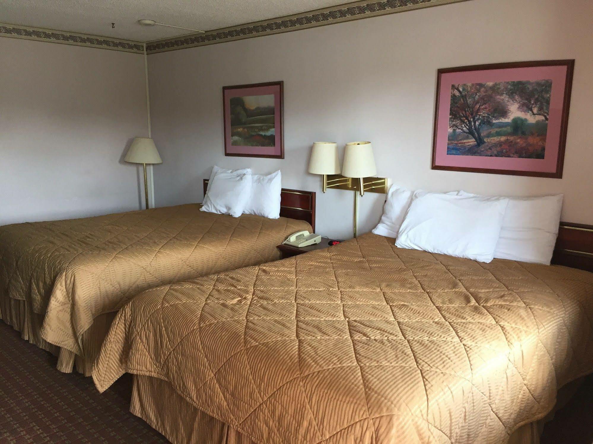 Briarwood Inn Эймори Экстерьер фото