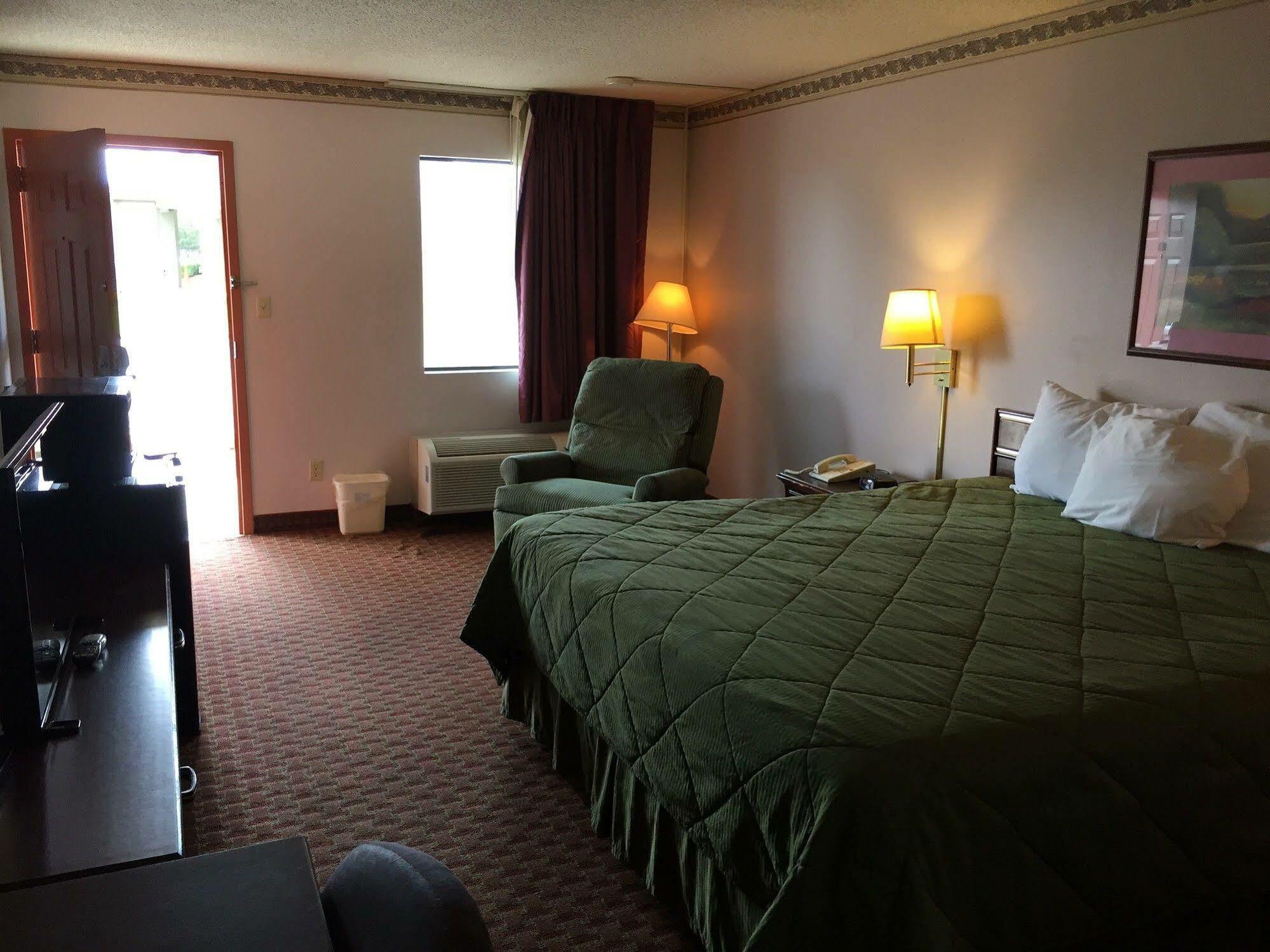 Briarwood Inn Эймори Экстерьер фото